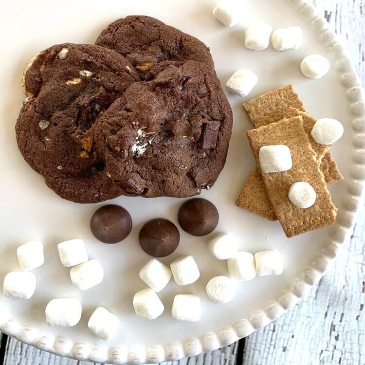 S'mores Cookies (Ready-to-bake dough)*